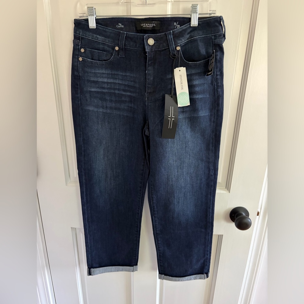 NWT!  Size 8. Liverpool Daryl Capri Straight Leg Women's Jeans. Cuffed